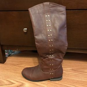 Brown boots